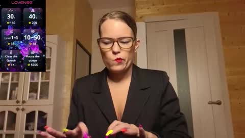 Snapshot of findom_lady_shine chatting on September 28, 2025, 6:24 pm Lady online show from September 28, 2025, 6:24 pm