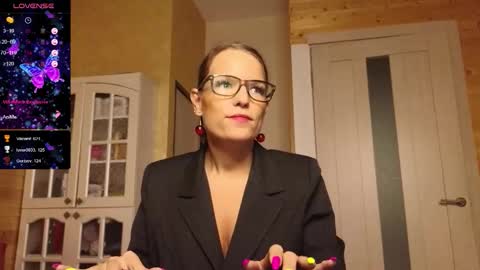 Snapshot of findom_lady_shine chatting on October 24, 2025, 10:06 pm Lady online show from October 24, 2025, 10:06 pm