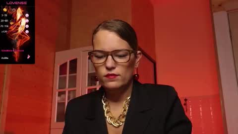 Snapshot of findom_lady_shine chatting on November 2, 2025, 12:35 am Lady online show from November 2, 2025, 12:35 am