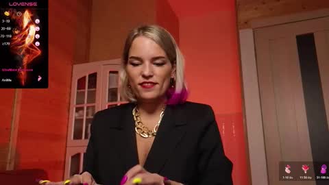 Snapshot of findom_lady_shine chatting on November 6, 2025, 4:24 am Lady online show from November 6, 2025, 4:24 am