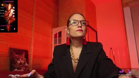 Snapshot of findom_lady_shine chatting on February 23, 2026, 5:21 pm Lady online show from February 23, 2026, 5:21 pm