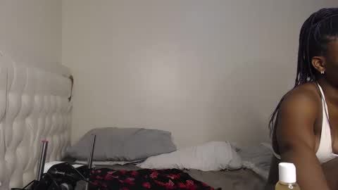 Snapshot of fine_melanie chatting on September 20, 2025, 12:11 am melanie online show from September 20, 2025, 12:11 am