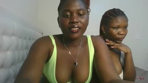 Snapshot of fine_melanie chatting on October 12, 2025, 10:47 am melanie online show from October 12, 2025, 10:47 am