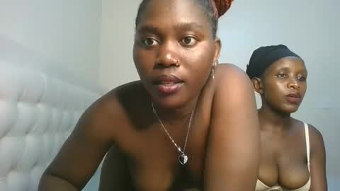 Snapshot of fine_melanie chatting on October 16, 2025, 6:31 pm melanie online show from October 16, 2025, 6:31 pm