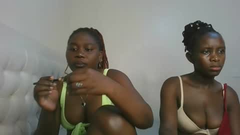 Snapshot of fine_melanie chatting on October 18, 2025, 8:59 am melanie online show from October 18, 2025, 8:59 am