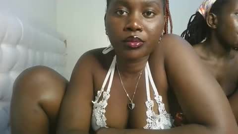 Snapshot of fine_melanie chatting on October 23, 2025, 12:15 pm melanie online show from October 23, 2025, 12:15 pm