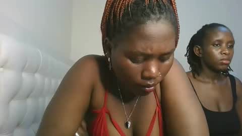 Snapshot of fine_melanie chatting on October 25, 2025, 12:45 pm melanie online show from October 25, 2025, 12:45 pm