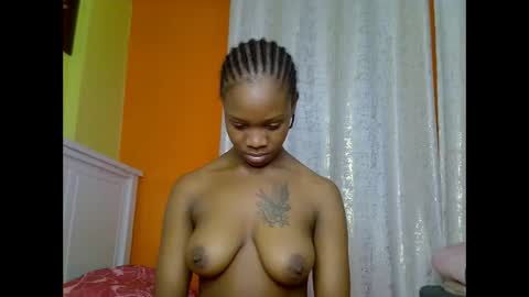 Snapshot of fine_queen12 chatting on May 21, 2026, 11:06 am fine_queen12 online show from May 21, 2026, 11:06 am