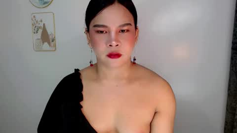 Jasmine online show from April 17, 2026, 10:02 pm