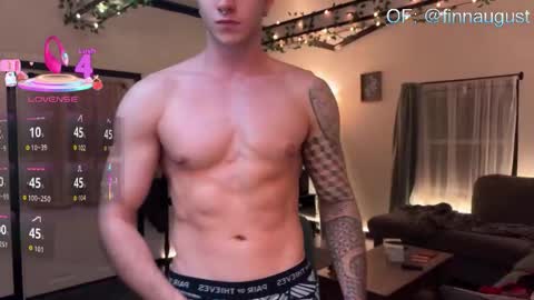 Finn August online show from December 2, 2025, 12:49 am