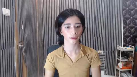 fiona908995 online show from April 28, 2026, 7:19 pm