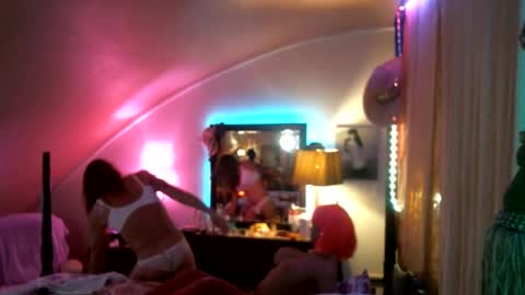 Snapshot of fionajamez chatting on February 16, 2026, 1:35 am J online show from February 16, 2026, 1:35 am