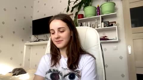 Keite wanna play  Meow online show from February 10, 2026, 11:25 am