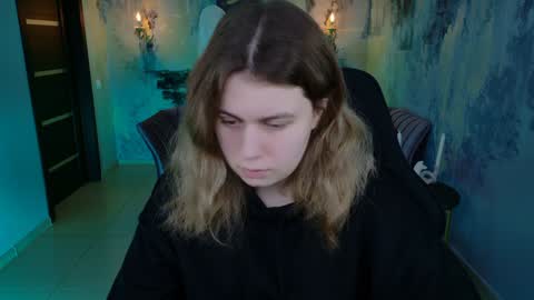 fiora online show from December 22, 2024, 5:12 am