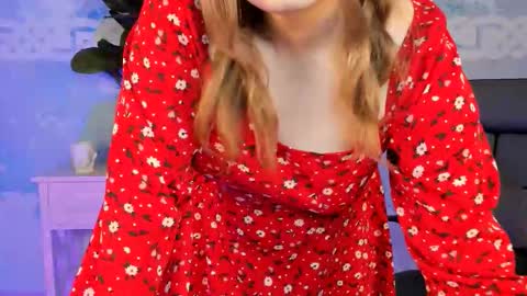 fiora online show from September 18, 2025, 4:20 pm