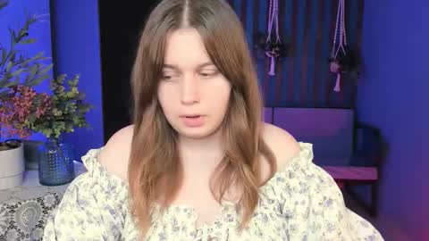 fiora online show from September 20, 2025, 9:54 am