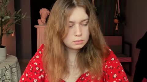 fiora online show from November 2, 2025, 5:21 am