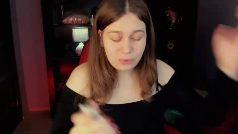 Snapshot of fioramarmoris chatting on February 27, 2026, 8:03 am fiora online show from February 27, 2026, 8:03 am