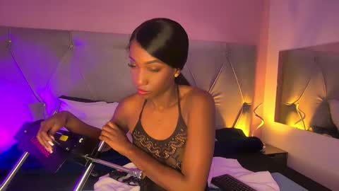 Fiorela Lenin  online show from September 27, 2025, 1:49 pm