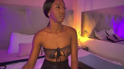 Fiorela Lenin  online show from October 10, 2025, 6:51 pm