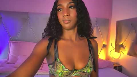 Fiorela Lenin  online show from February 10, 2026, 6:23 pm