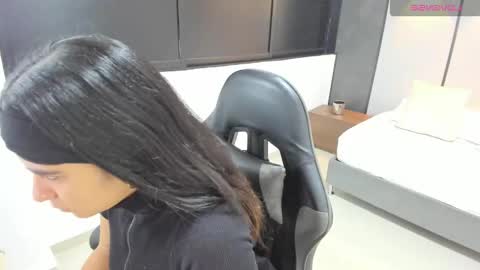 Snapshot of fiorella18_ chatting on October 22, 2025, 7:13 pm F I O R E L L A online show from October 22, 2025, 7:13 pm