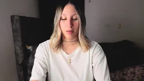 Snapshot of fiorella_up1 chatting on November 1, 2025, 10:56 pm F I O R E L L A online show from November 1, 2025, 10:56 pm