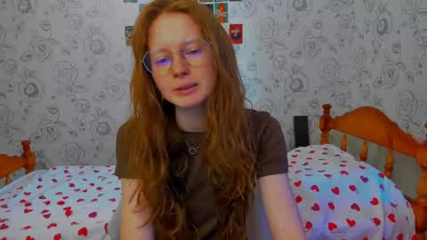 fire_luna online show from May 5, 2026, 10:01 am