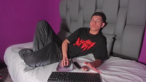 Nicolas online show from December 22, 2025, 8:39 pm