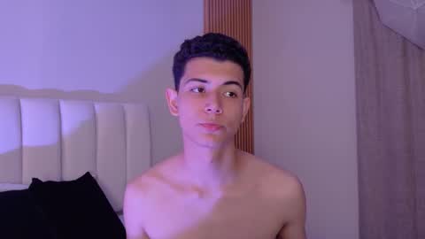 Nicolas online show from March 18, 2026, 7:39 pm