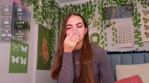 Snapshot of fit_girlfriend chatting on December 23, 2025, 4:10 am Ashle online show from December 23, 2025, 4:10 am