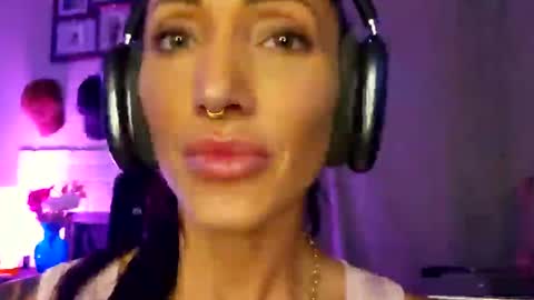 fit_sxy_siouxsie online show from September 9, 2025, 9:20 am