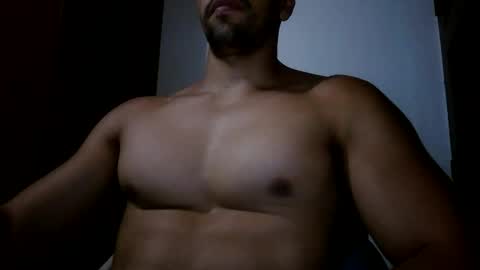 fitchestabs_69 online show from June 4, 2026, 9:43 pm