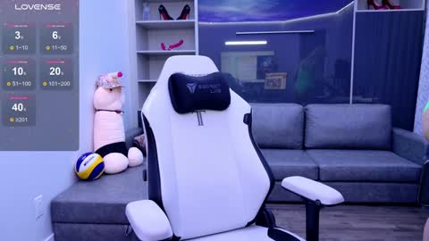 Bianca online show from October 7, 2025, 4:37 pm