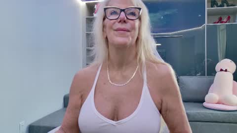 Bianca online show from August 6, 2026, 1:57 pm