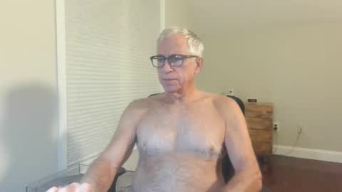 Snapshot of fitman999 chatting on October 15, 2025, 11:38 pm Jon online show from October 15, 2025, 11:38 pm