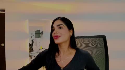 fitnessmommyy online show from September 22, 2025, 9:50 pm