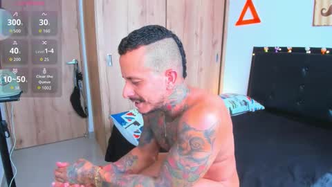 Elias Valencia online show from November 10, 2025, 3:33 pm