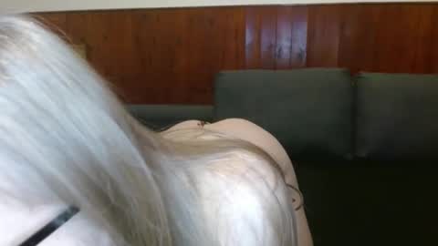 fitsexyes online show from November 22, 2025, 2:21 am