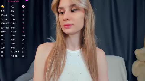 Snapshot of fizana chatting on February 10, 2026, 9:35 am Kira online show from February 10, 2026, 9:35 am