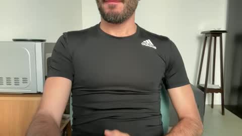 Snapshot of fla85 chatting on October 26, 2025, 12:44 pm Fla is short for Flavio online show from October 26, 2025, 12:44 pm