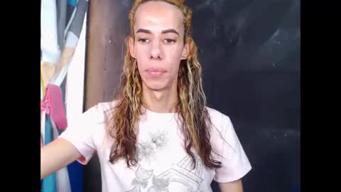 Snapshot of flacats23cm chatting on October 1, 2025, 10:16 pm flats23cm online show from October 1, 2025, 10:16 pm