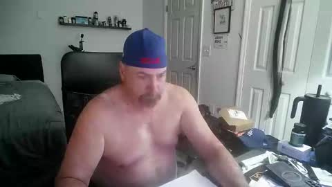 Snapshot of flaguy3233 chatting on January 7, 2026, 10:56 pm Florida guy online show from January 7, 2026, 10:56 pm