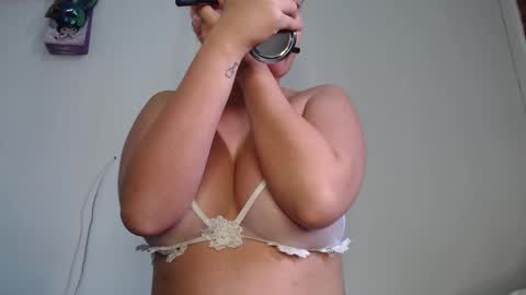 tteo  Sienna  online show from October 11, 2025, 12:04 pm