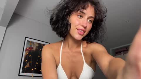 Eva online show from November 9, 2025, 5:06 am