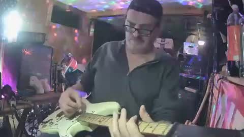 flamingfartguy online show from September 10, 2025, 2:17 pm