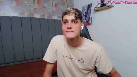 Snapshot of flaquito___ chatting on April 25, 2026, 8:50 pm Flaquito online show from April 25, 2026, 8:50 pm