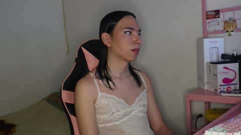 Snapshot of flaream_angel chatting on November 4, 2025, 5:12 pm Alexa online show from November 4, 2025, 5:12 pm