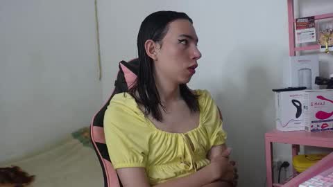 Snapshot of flaream_angel chatting on November 5, 2025, 5:46 pm Alexa online show from November 5, 2025, 5:46 pm