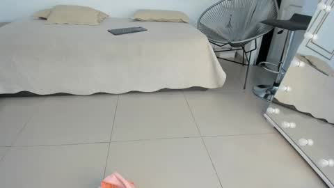 Snapshot of flavia_cruz chatting on October 5, 2025, 7:23 pm Flavia online show from October 5, 2025, 7:23 pm